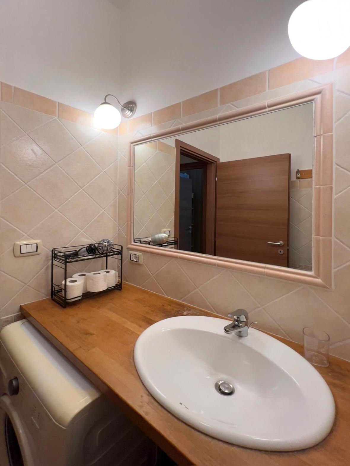 Spacious Apartment Near St Peter'S Church Roma Eksteriør bilde